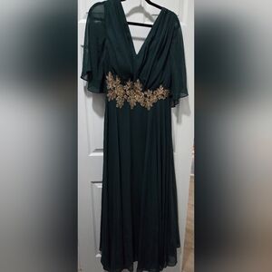 Elegant Dark Green Maxi Dress with Gold Embroidered Waist